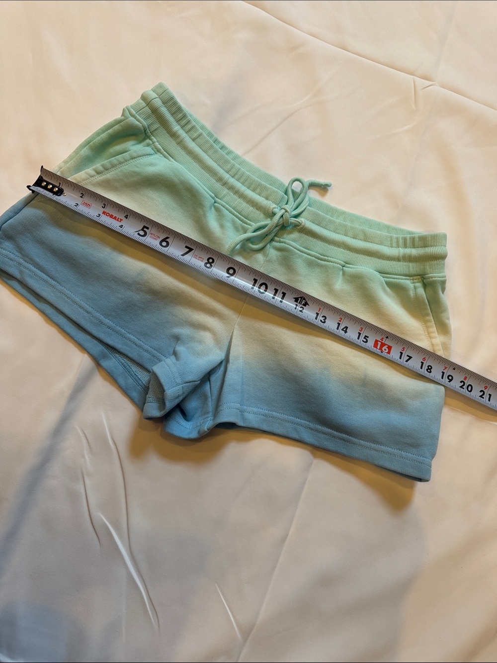 Vineyard Vines Aqua-to-Blue Gradient Athletic Shorts - Picture 6 of 9